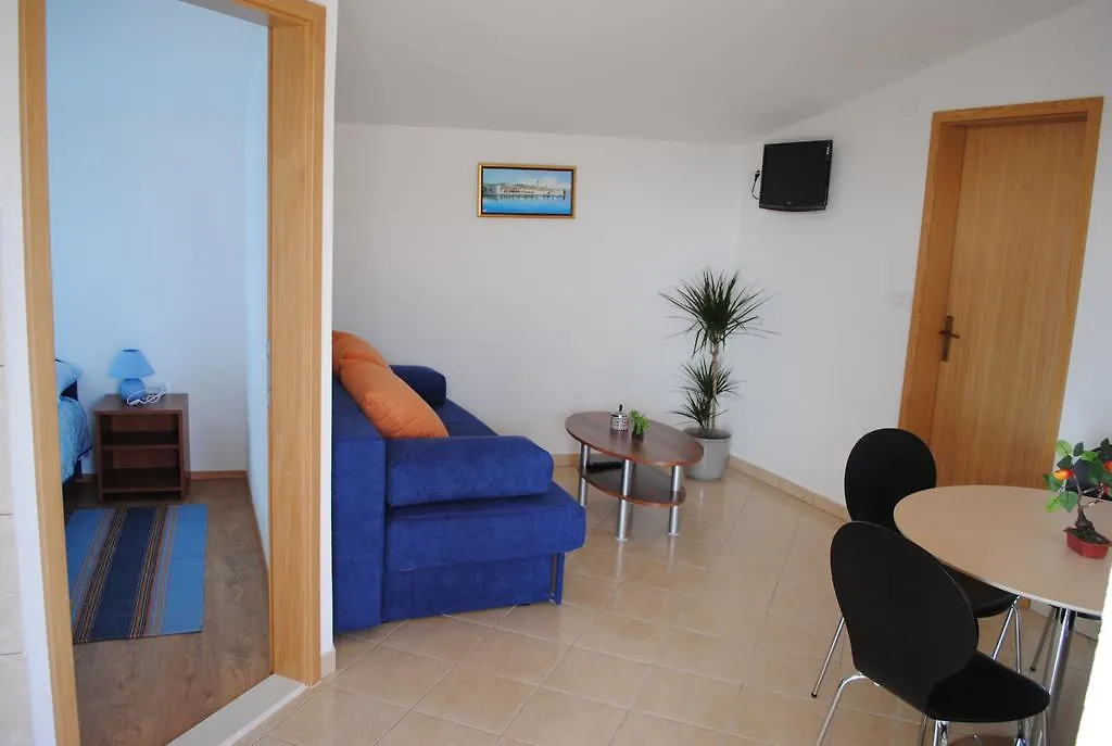 Apartments Kairos - Bili 9 Kaštela 0*,