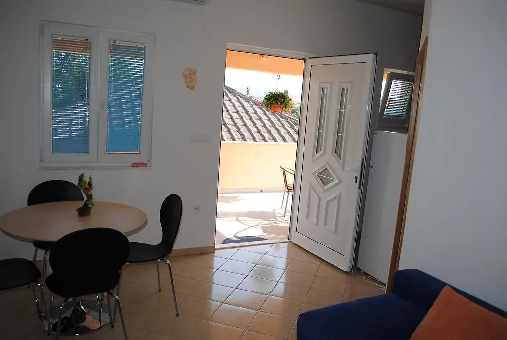 Apartments Kairos - Bili 9 Kaštela
