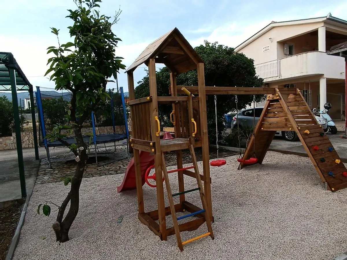 Apartments Kairos - Bili 9 Kaštela